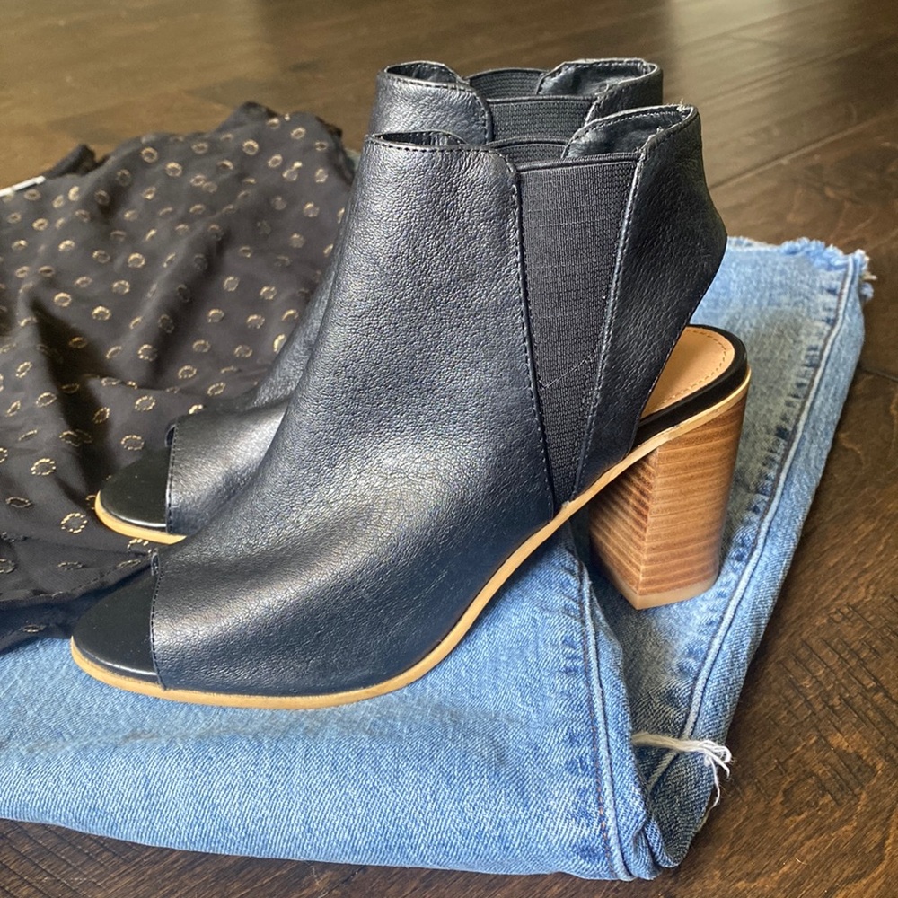 Steve Madden Black Ankle Boot Peep Toe Booties - Size 6